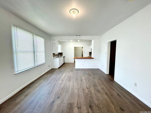 2623 W HOUSTON ST, San Antonio, TX 78207