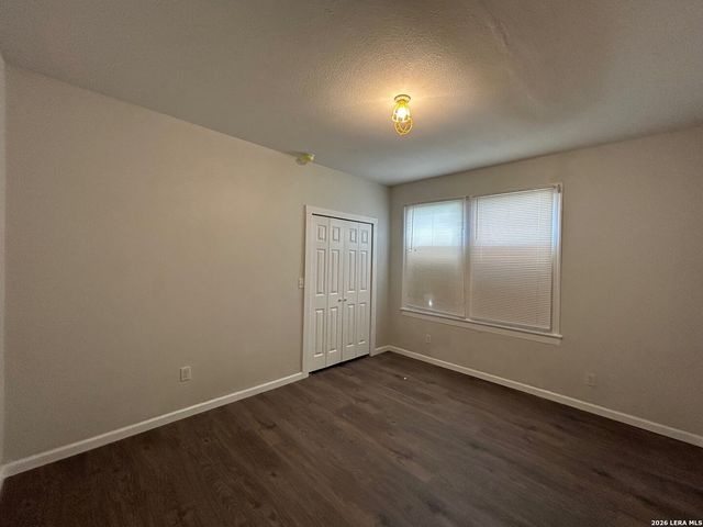 2623 W HOUSTON ST, San Antonio, TX 78207