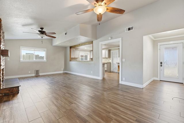 2805 Keller St, Modesto, CA 95355