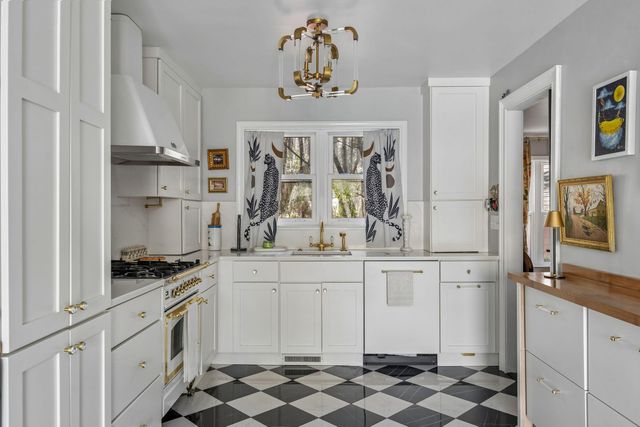 759 Lake Frances Drive, Charleston, SC 29412