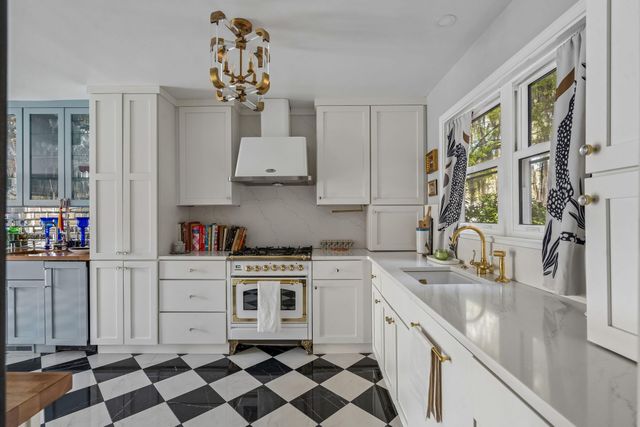 759 Lake Frances Drive, Charleston, SC 29412