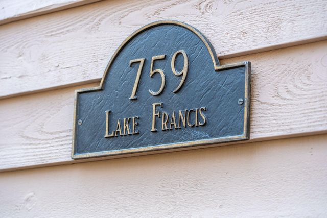 759 Lake Frances Drive, Charleston, SC 29412
