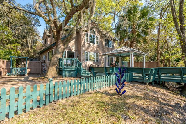 759 Lake Frances Drive, Charleston, SC 29412