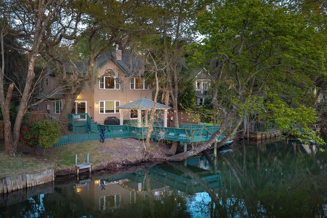 759 Lake Frances Drive, Charleston, SC 29412