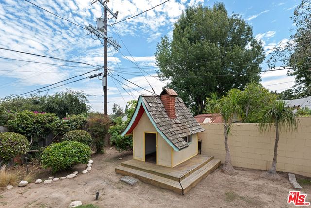 7746 Boeing Avenue, Los Angeles, CA 90045