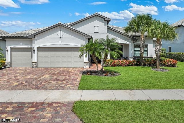 9577 Everglades DR, Naples, FL 34120
