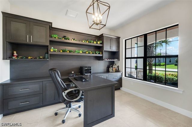 9577 Everglades DR, Naples, FL 34120