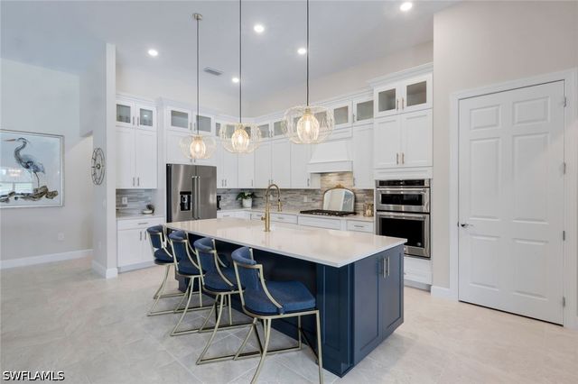 9577 Everglades DR, Naples, FL 34120