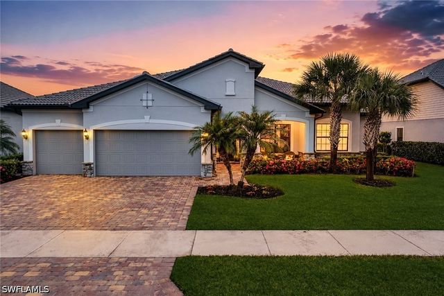 9577 Everglades DR, Naples, FL 34120