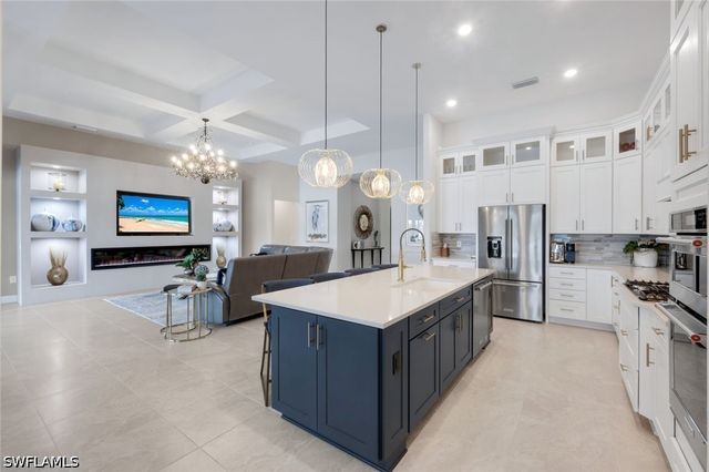 9577 Everglades DR, Naples, FL 34120