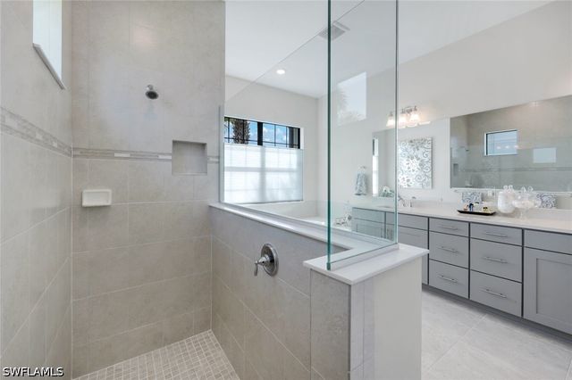 9577 Everglades DR, Naples, FL 34120