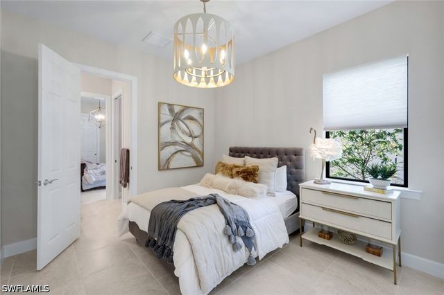 9577 Everglades DR, Naples, FL 34120