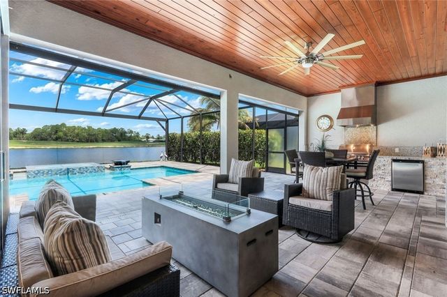9577 Everglades DR, Naples, FL 34120