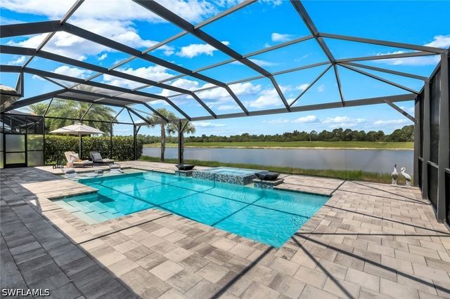 9577 Everglades DR, Naples, FL 34120