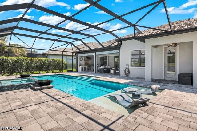 9577 Everglades DR, Naples, FL 34120