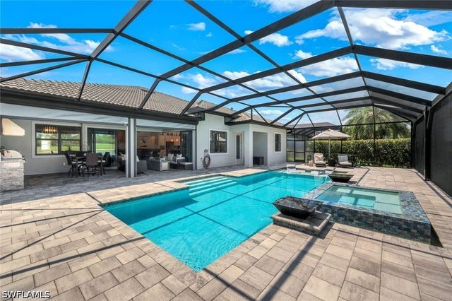 9577 Everglades DR, Naples, FL 34120