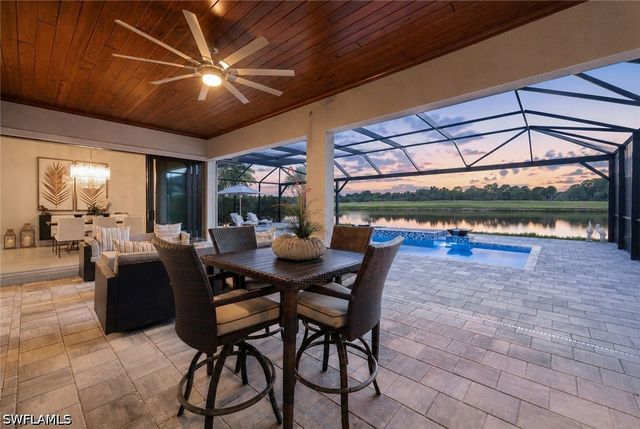 9577 Everglades DR, Naples, FL 34120