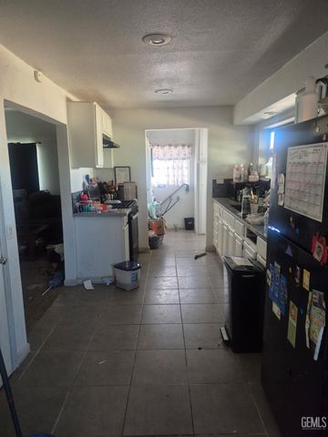 401 Van Buren Street, Taft, CA 93268