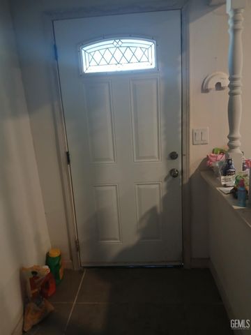 401 Van Buren Street, Taft, CA 93268