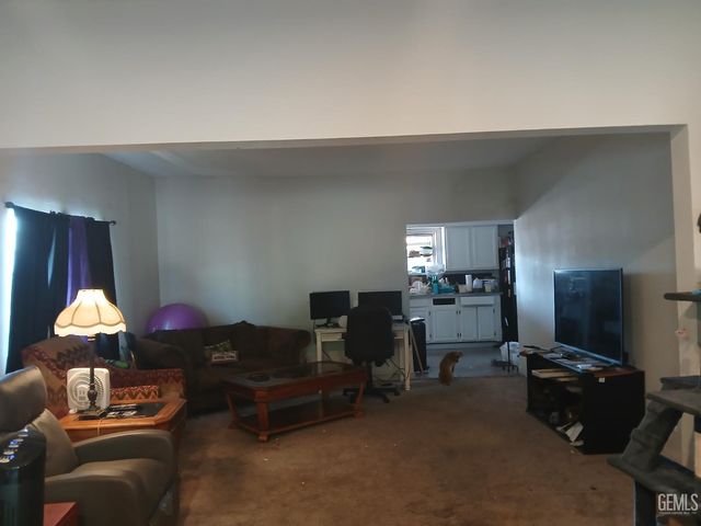 401 Van Buren Street, Taft, CA 93268