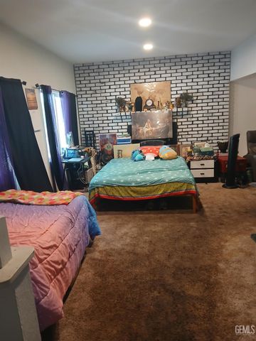 401 Van Buren Street, Taft, CA 93268