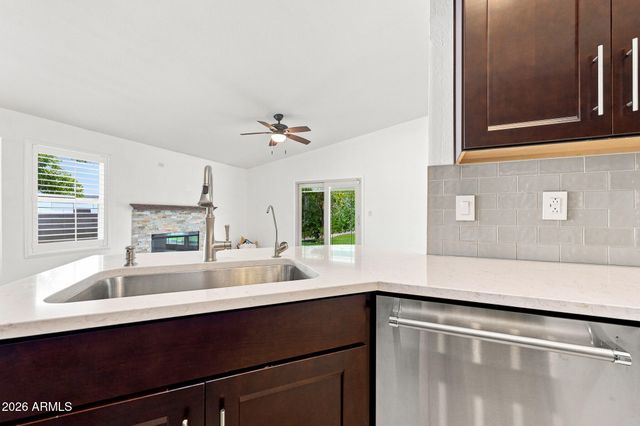 5519 E GRANDVIEW Road, Scottsdale, AZ 85254