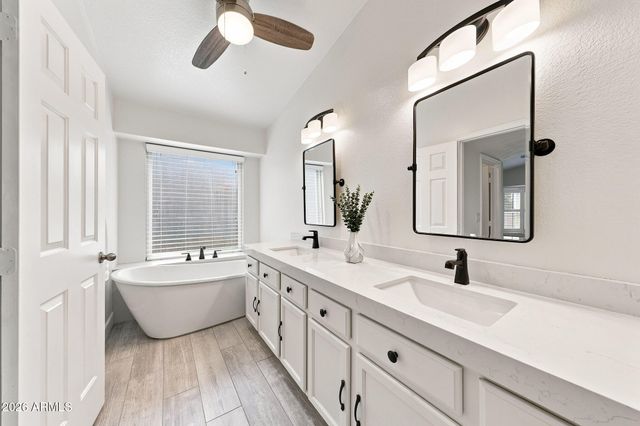 5519 E GRANDVIEW Road, Scottsdale, AZ 85254