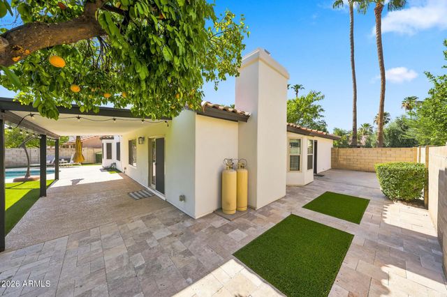 5519 E GRANDVIEW Road, Scottsdale, AZ 85254