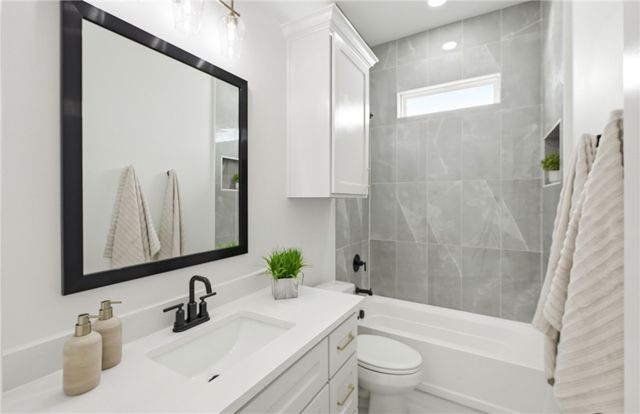 1804 White Ibis Dr, Portland, TX 78374