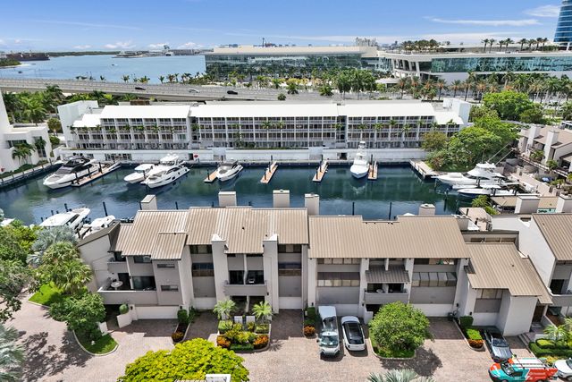 15 Port Side Drive 15, Fort Lauderdale, FL 33316