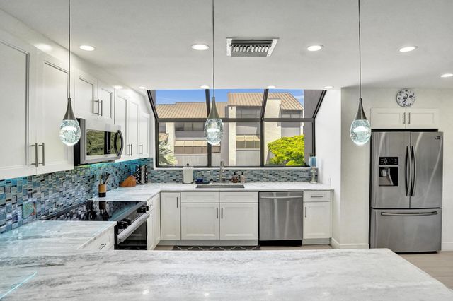 15 Port Side Drive 15, Fort Lauderdale, FL 33316