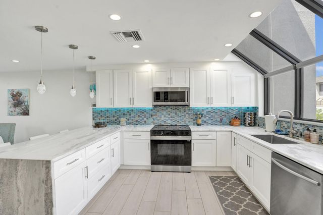 15 Port Side Drive 15, Fort Lauderdale, FL 33316