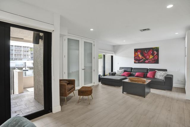 15 Port Side Drive 15, Fort Lauderdale, FL 33316