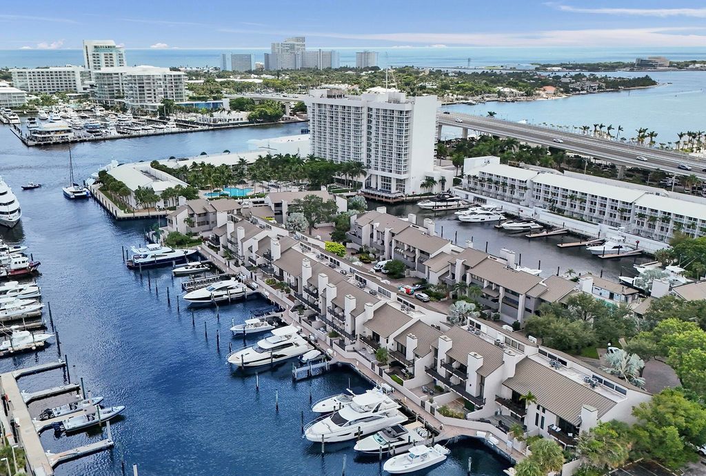 15 Port Side Drive 15, Fort Lauderdale, FL 33316