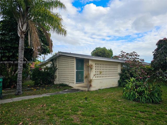 201 SW 30th Ct 201, Miami, FL 33135