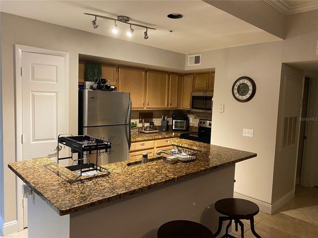 482 N PIN OAK PLACE 304, Longwood, FL 32779