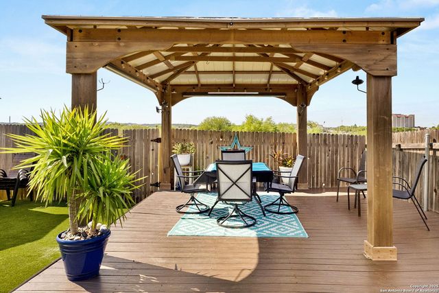 120 new hampton, San Marcos, TX 78666