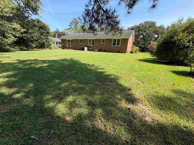 1003 Lakeside Dr., Conway, SC 29526