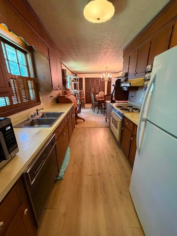 1003 Lakeside Dr., Conway, SC 29526