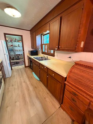 1003 Lakeside Dr., Conway, SC 29526