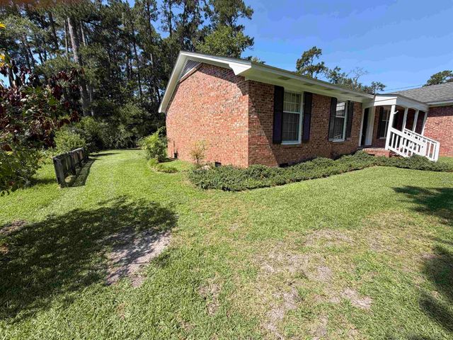 1003 Lakeside Dr., Conway, SC 29526