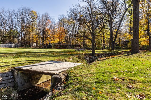 9215 Kerwood Drive, Indianapolis, IN 46240