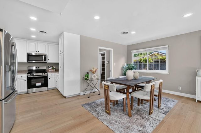 4864 Papaya Dr, Fair Oaks, CA 95628