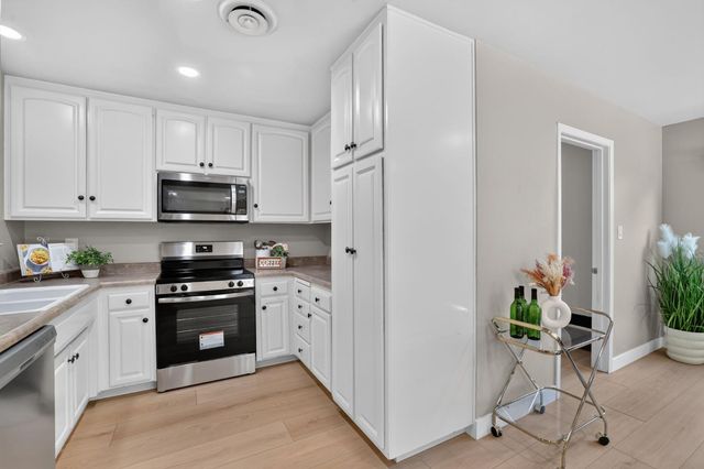 4864 Papaya Dr, Fair Oaks, CA 95628