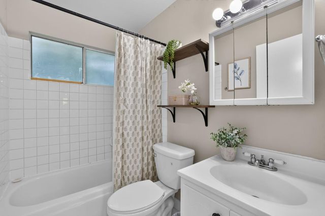 4864 Papaya Dr, Fair Oaks, CA 95628
