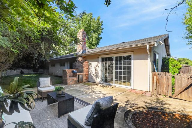 4864 Papaya Dr, Fair Oaks, CA 95628