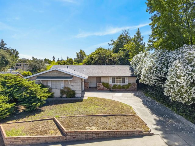 4864 Papaya Dr, Fair Oaks, CA 95628
