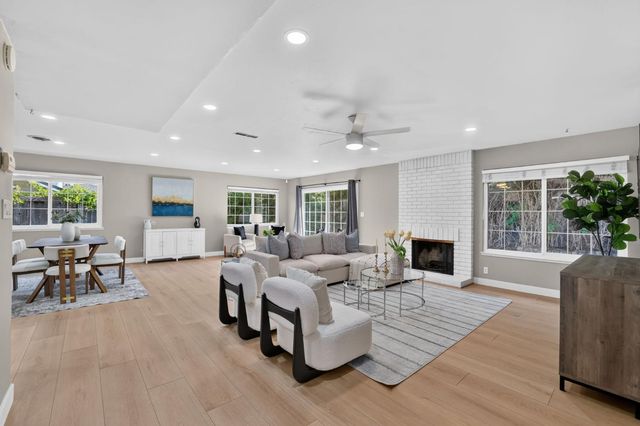4864 Papaya Dr, Fair Oaks, CA 95628