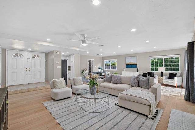 4864 Papaya Dr, Fair Oaks, CA 95628