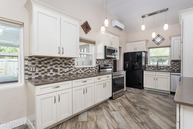 33 W Melbourne Avenue, Melbourne, FL 32901